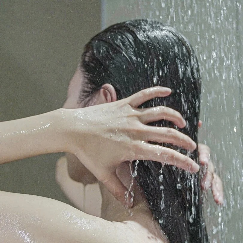 V&igrave; sao n&ecirc;n massage da đầu nếu muốn t&oacute;c tr&ocirc;ng d&agrave;y khỏe hơn? - Ảnh 8.