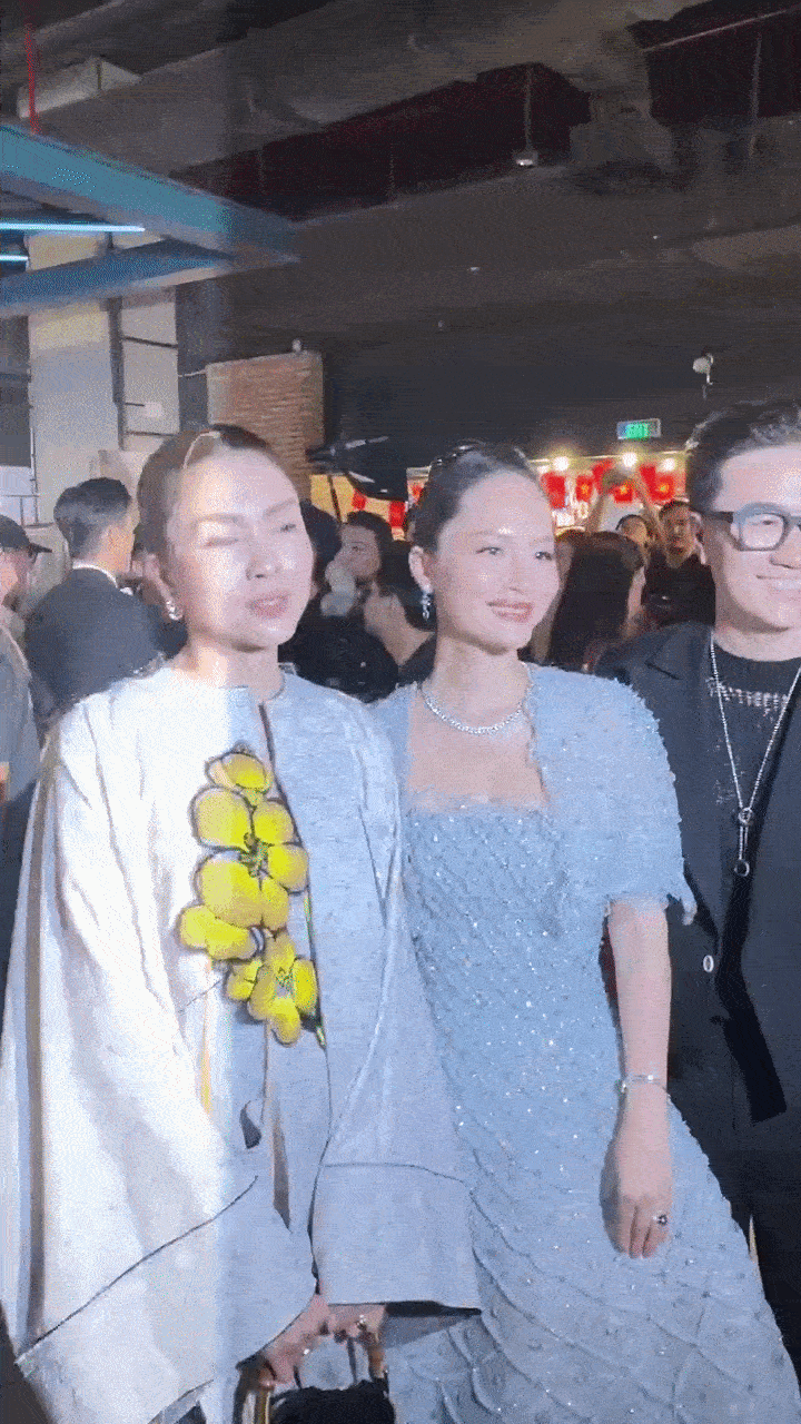 2 Ho&agrave;ng hậu đẹp nhất Vbiz chung khung h&igrave;nh: Nhan sắc cao sang lộng lẫy khiến cả c&otilde;i mạng nổ tung- Ảnh 1.