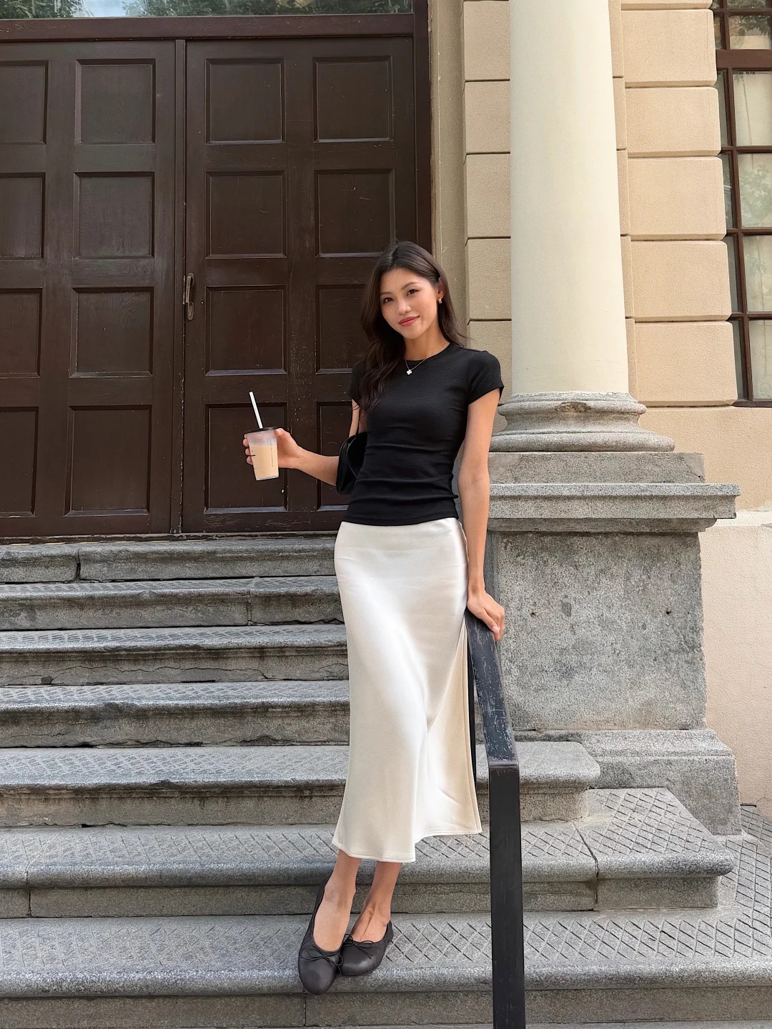 Chiếc chân váy "old money" mix cùng gì cũng đẹp, còn che khuyết điểm cực tốt - Ảnh 6.