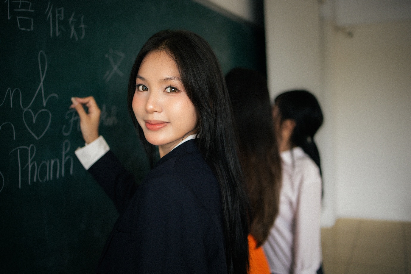 Ngắm bộ ảnh đồng phục mới “cực cưng” của sinh viên Đại học Đại Nam: “Đại Nam trong ký ức” - Ảnh 4.