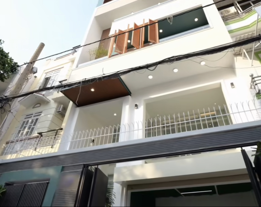 Căn nh&agrave; của Thu Trang - Tiến Luật- Ảnh 1.