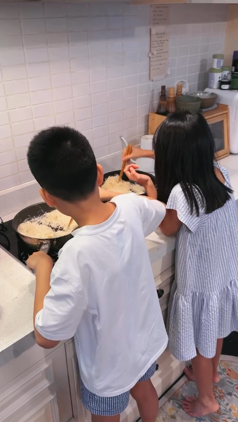 Căn bếp của H&agrave; Tăng - Ảnh 6.
