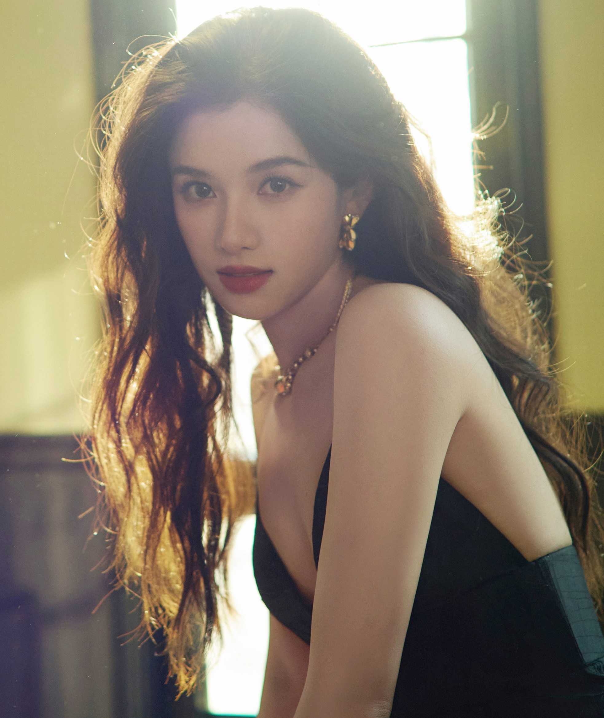 C&ocirc;ng ch&uacute;a showbiz hết h&agrave;o nho&aacute;ng- Ảnh 9.