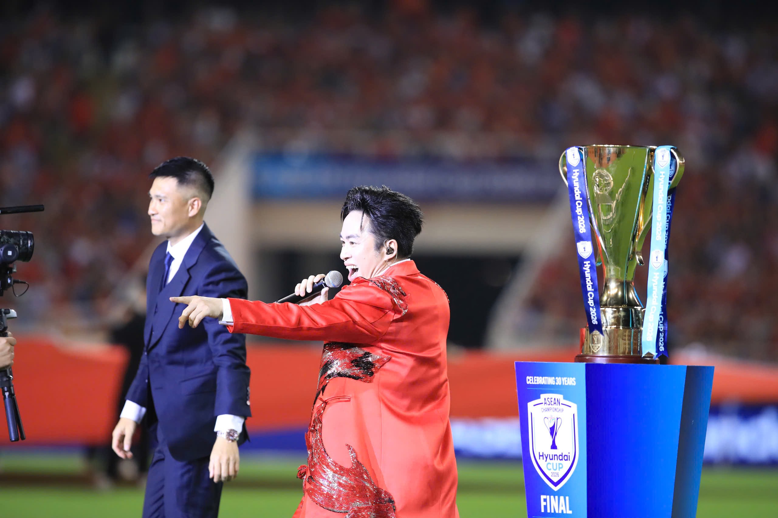 Gallery - Đánh bại Thái Lan, Đội tuyển Việt Nam lần đầu tiên 2 lần liên tiếp vô địch ASEAN Cup - image 1