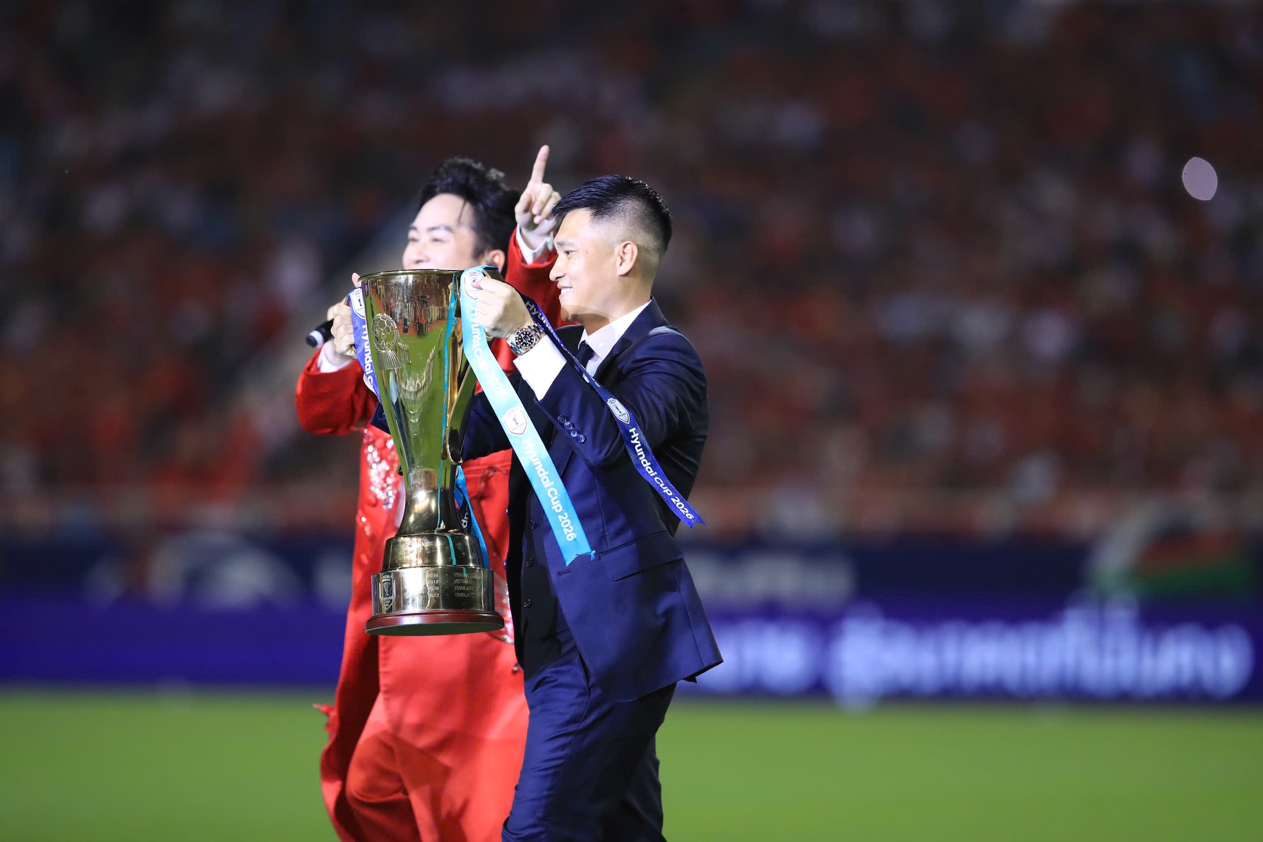 Gallery - Đánh bại Thái Lan, Đội tuyển Việt Nam lần đầu tiên 2 lần liên tiếp vô địch ASEAN Cup - image 3