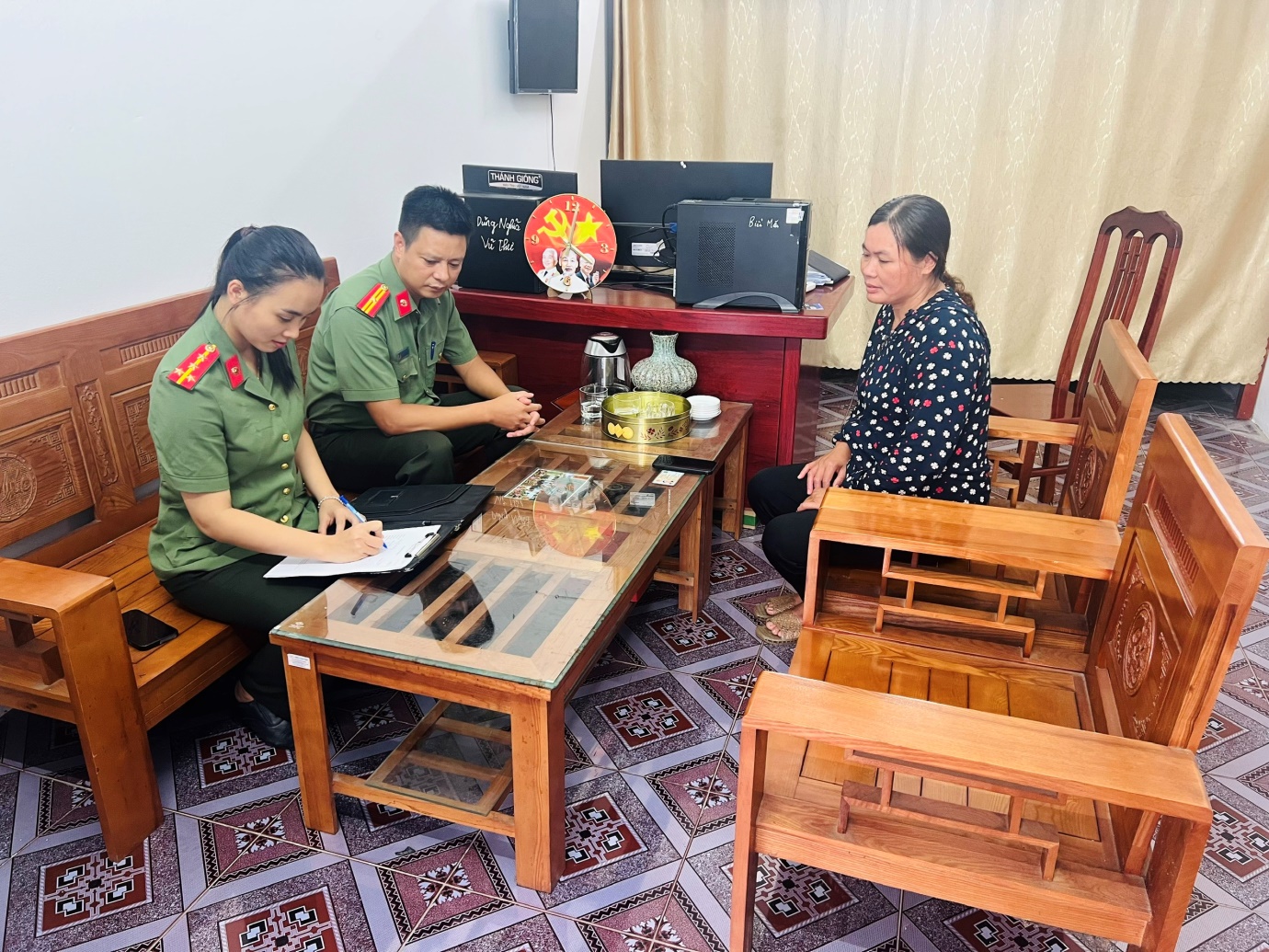 Công an các tỉnh xác minh loạt giao dịch chuyển khoản từ 3 triệu, 50 triệu, 260 triệu đến 322 triệu... của nhiều người dân- Ảnh 2.