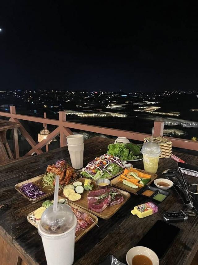 Chuyến đi Đ&agrave; Nẵng của 1 c&ocirc; g&aacute;i đang x&ocirc;n xao MXH: Muốn hiểu 1 người đ&agrave;n &ocirc;ng, h&atilde;y đi du lịch c&ugrave;ng anh ấy- Ảnh 1.