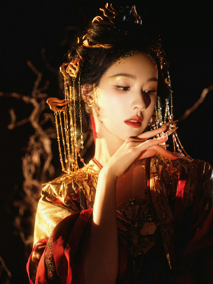 Mỹ nhân duy nhất AI không thể sao chép nổi: Gương mặt hội tụ tinh hoa, có làm ma cũng nguyện mê suốt đời- Ảnh 5.