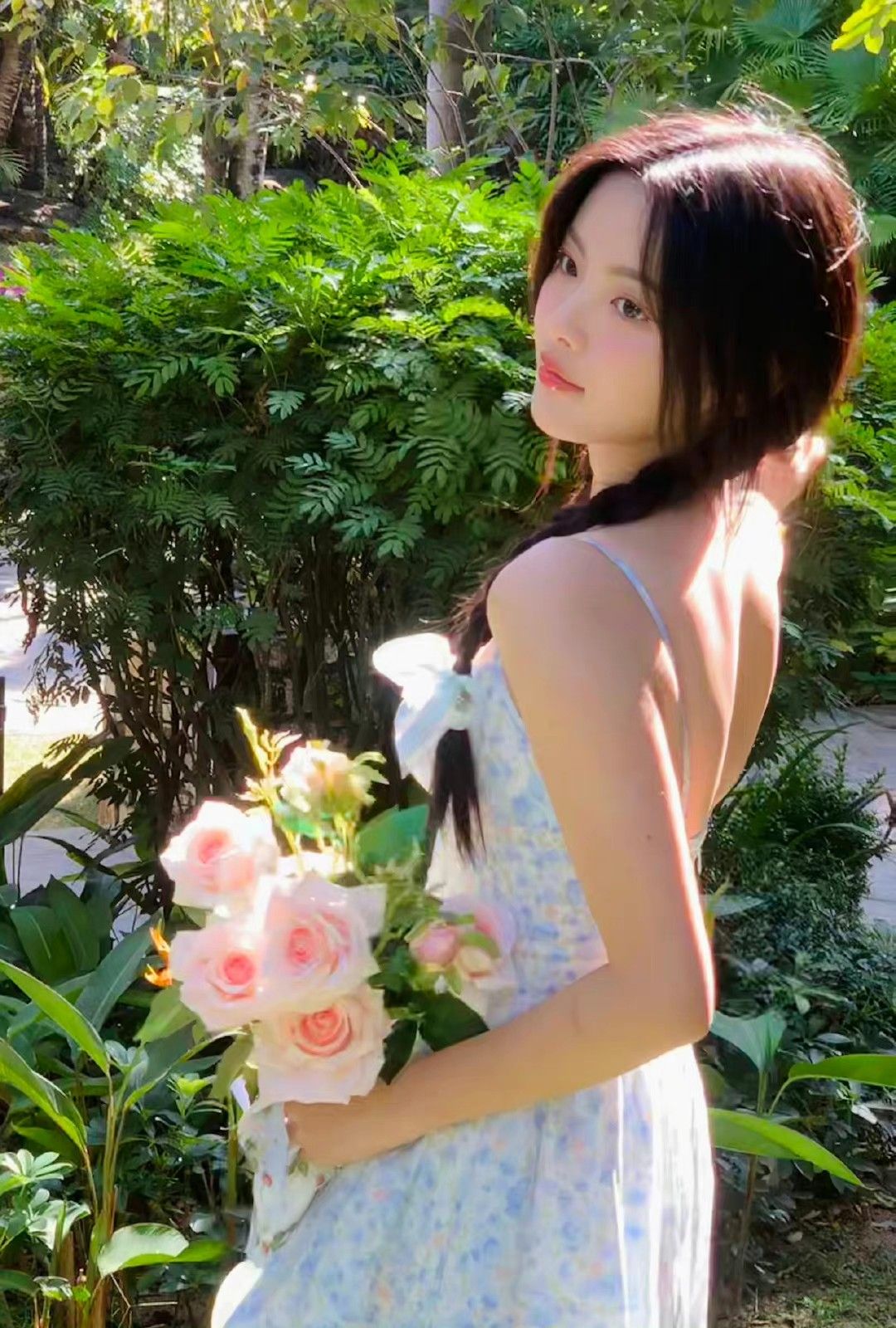 Mỹ nh&acirc;n xuất th&acirc;n ngh&egrave;o kh&oacute; nhưng kh&iacute; chất tựa như tiểu thư nh&agrave; gi&agrave;u: Đỉnh từ khu&ocirc;n mặt tới v&oacute;c d&aacute;ng, chưa mặc xấu 1 lần n&agrave;o- Ảnh 3.