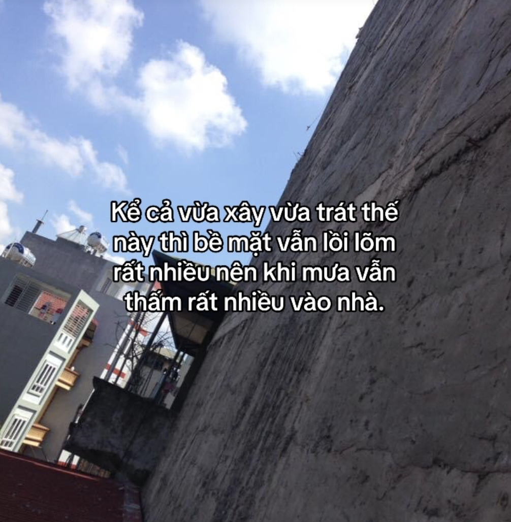 Nh&agrave; mới x&acirc;y 2 năm đ&atilde; loang lổ v&igrave; mưa k&eacute;o d&agrave;i: V&igrave; sao c&agrave;ng đục tường tr&aacute;t lại c&agrave;ng kh&oacute; hết thấm?- Ảnh 11.