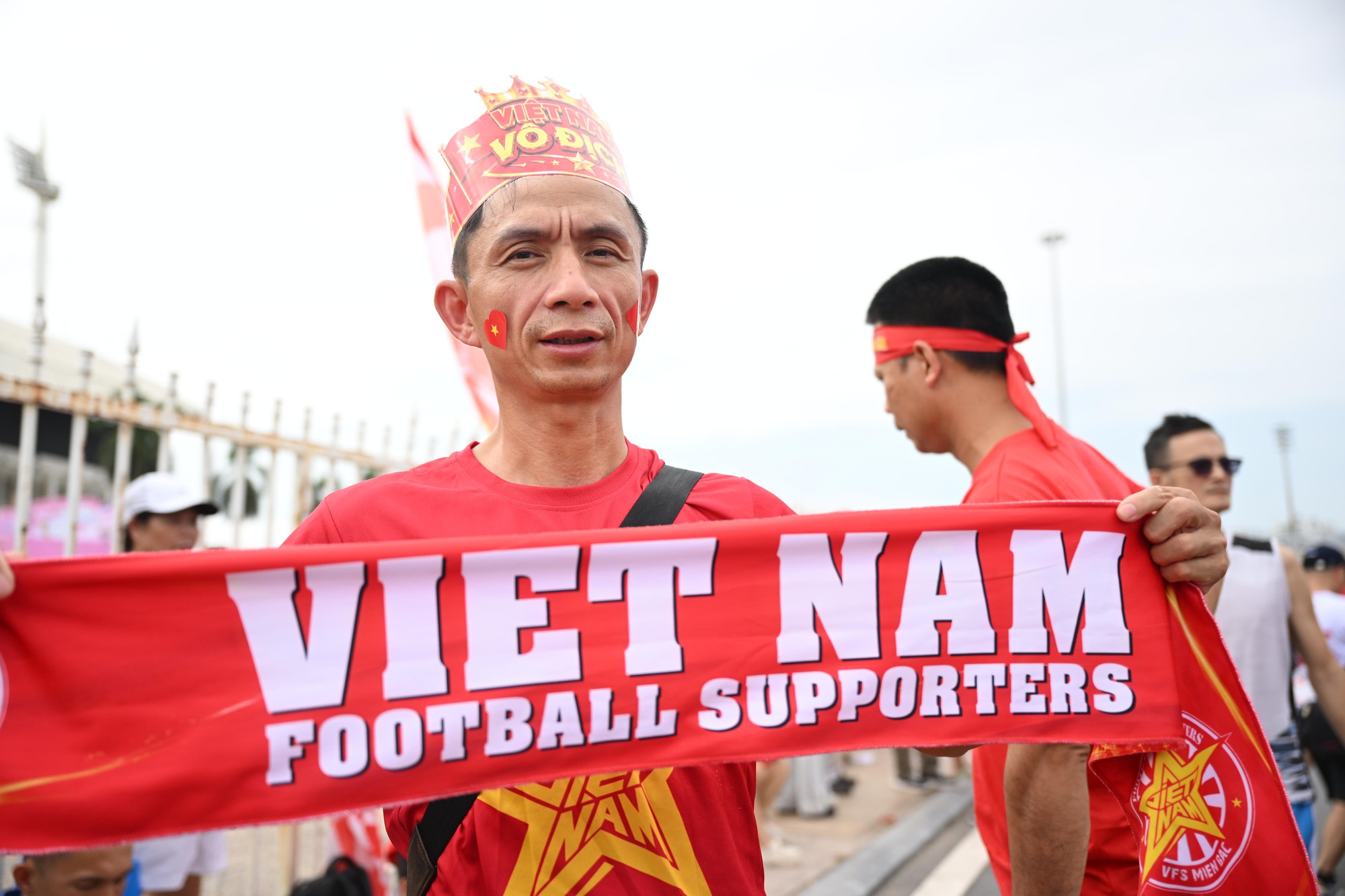Mỹ Đình sục sôi trước giờ bóng lăn, Việt Nam đang rất gần chức vô địch rồii! - Ảnh 7. Mỹ Đình sục sôi trước giờ bóng lăn, Việt Nam đang rất gần chức vô địch rồii! - Ảnh 7.
