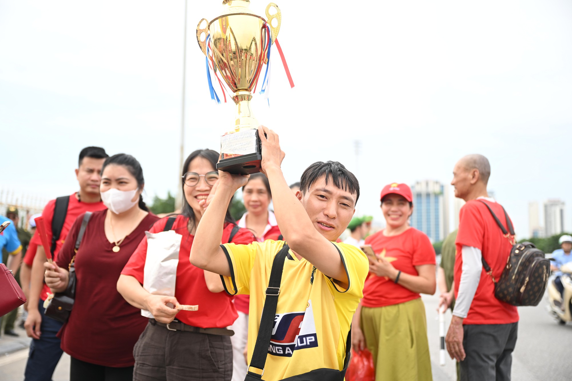 Mỹ Đình sục sôi trước giờ bóng lăn, Việt Nam đang rất gần chức vô địch rồii! - Ảnh 6. Mỹ Đình sục sôi trước giờ bóng lăn, Việt Nam đang rất gần chức vô địch rồii! - Ảnh 6.