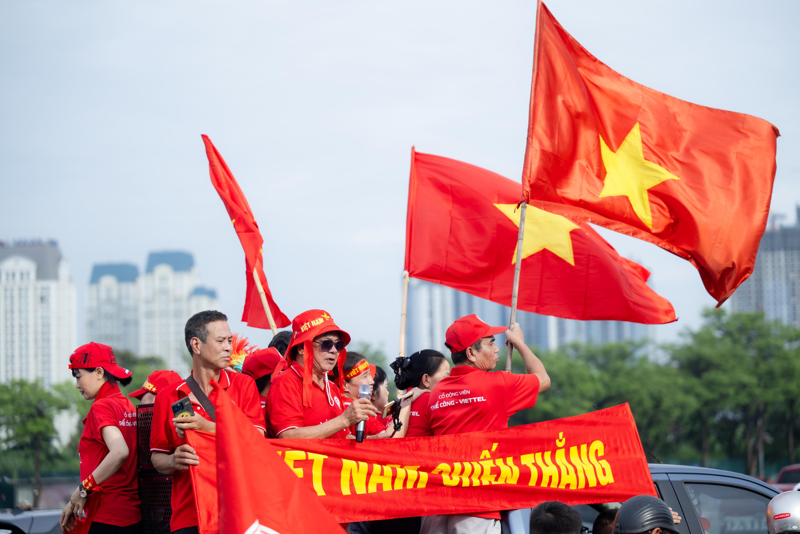 Gallery - Đánh bại Thái Lan, Đội tuyển Việt Nam lần đầu tiên 2 lần liên tiếp vô địch ASEAN Cup - image 12