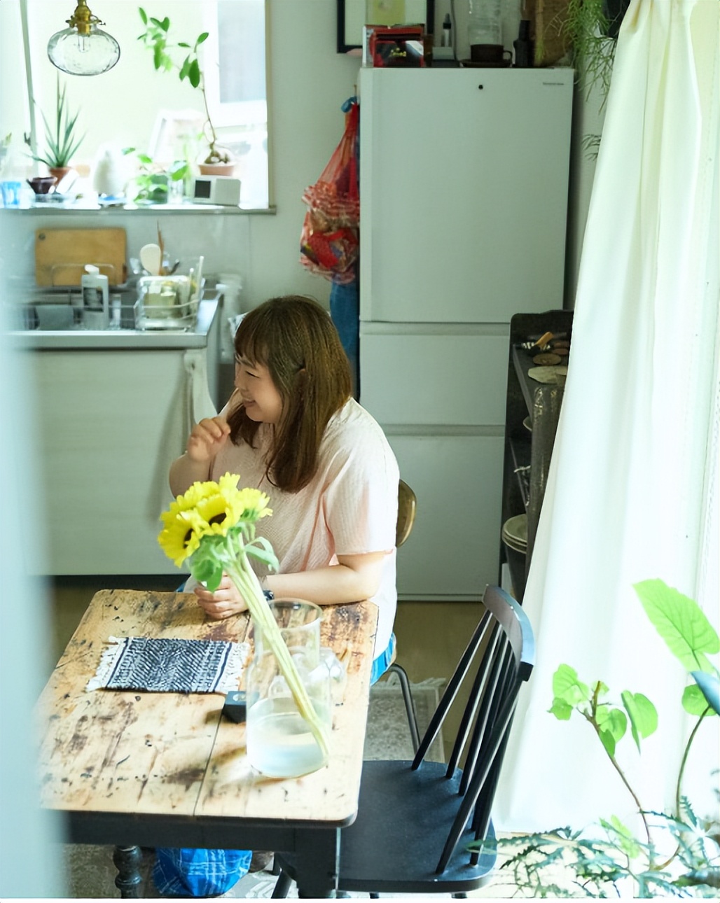 Bà mẹ nội trợ Nhật Bản chia sẻ ngôi nhà khiến nhiều người mê mẩn: Hạnh phúc đôi khi chỉ là được sống giữa những thứ mình thật sự yêu- Ảnh 2.
