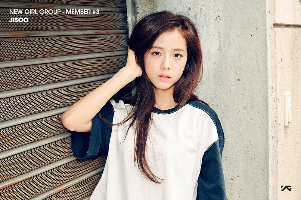 2 bức ảnh selfie trước gương "b&oacute;c trần" tuổi t&aacute;c của Jisoo (BLACKPINK) - Ảnh 3.