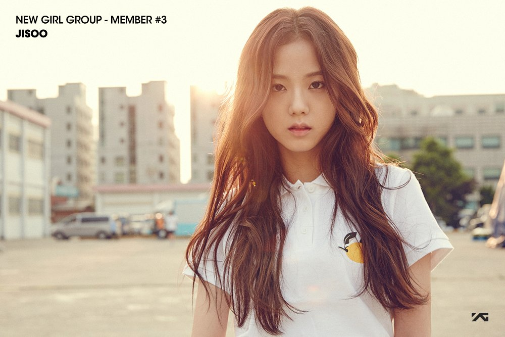 2 bức ảnh selfie trước gương "b&oacute;c trần" tuổi t&aacute;c của Jisoo (BLACKPINK) - Ảnh 2.