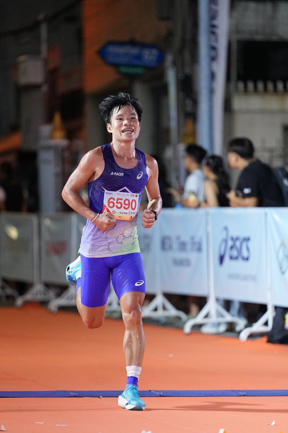 A-Racer: H&agrave;nh tr&igrave;nh từ runner tiềm năng đến gần hơn với s&acirc;n chơi chuy&ecirc;n nghiệp - Ảnh 3.