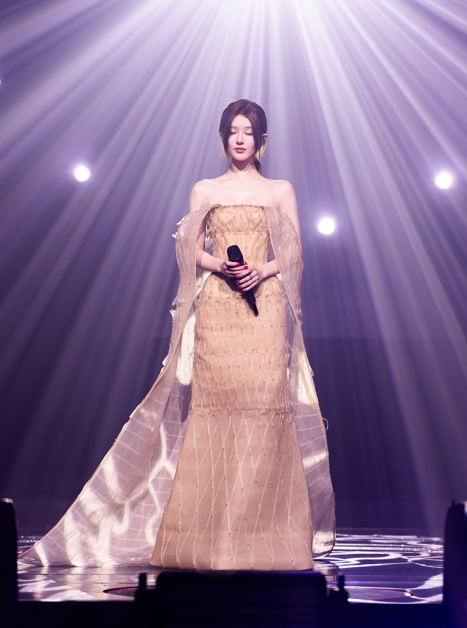 Lưu Diệc Phi đ&oacute;n sinh nhật tuổi 39, visual "chấn động" kh&ocirc;ng kh&aacute;c g&igrave; 19- Ảnh 9.