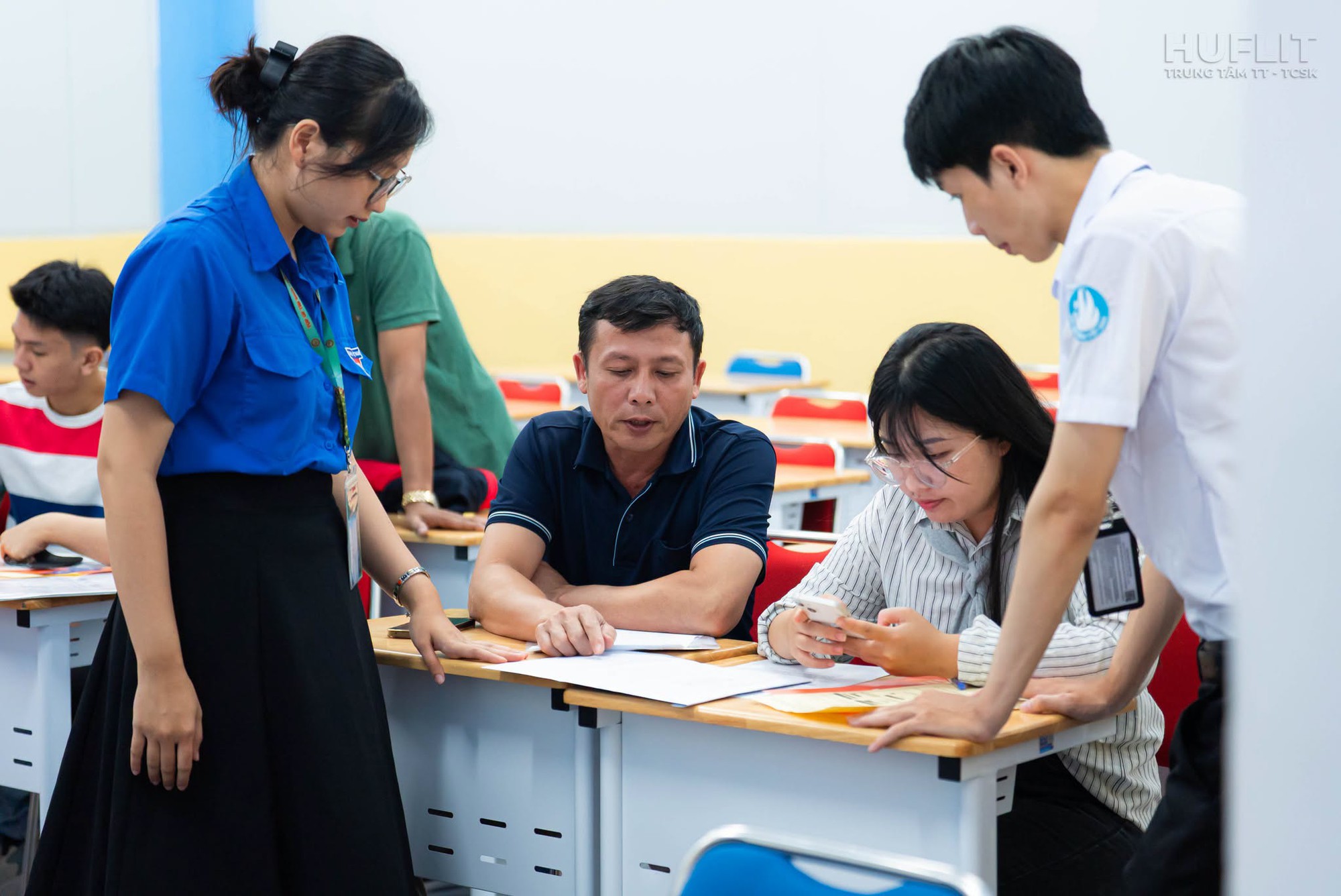HUFLIT mở rộng cơ hội xét tuyển bổ sung đến 31/8, thêm lựa chọn cho thí sinh - Ảnh 2.