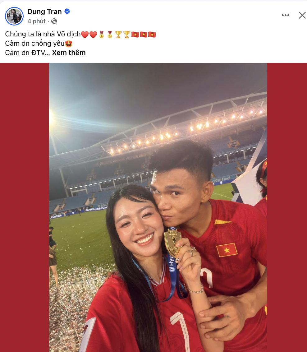 Cầu thủ ĐT Việt Nam "xả ảnh" n&acirc;ng c&uacute;p, khoe huy chương v&agrave;ng tưng bừng MXH, một đ&ecirc;m kh&ocirc;ng ngủ khi v&ocirc; địch ASEAN Cup 2026 - Ảnh 4.