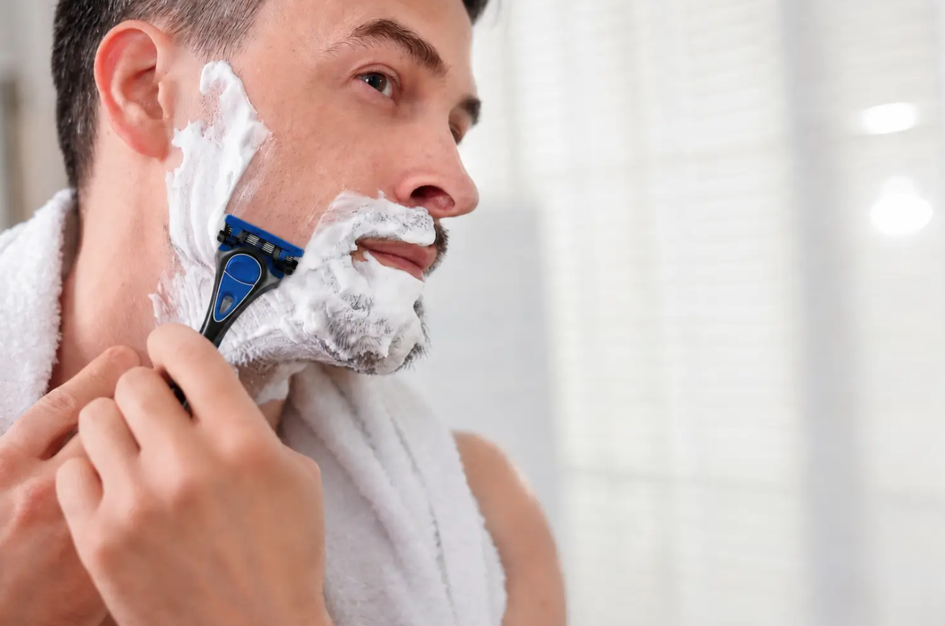 1 con đường l&acirc;y nhiễm HIV dễ bị bỏ qua: Đừng bao giờ d&ugrave;ng chung những thứ n&agrave;y - Ảnh 1.