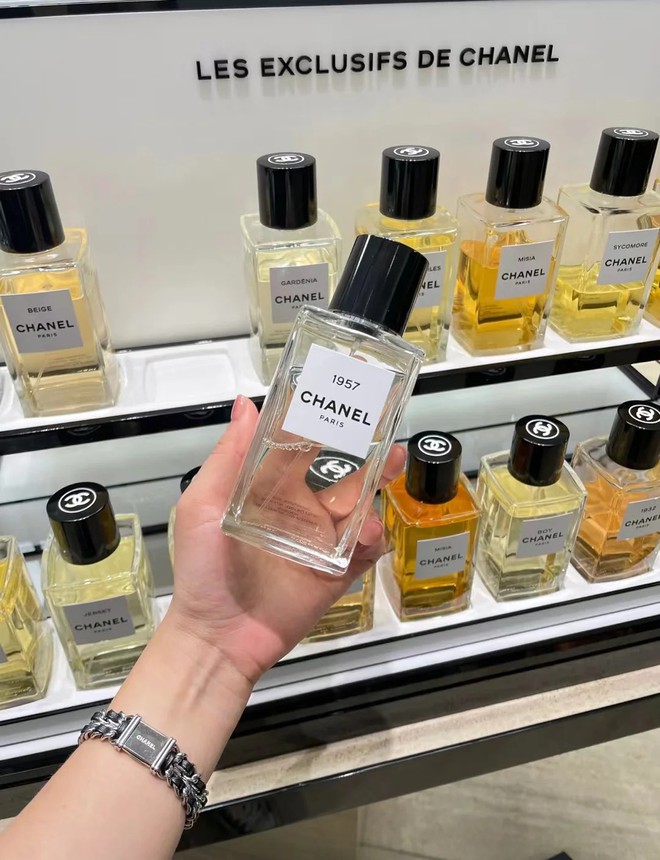 C&otilde;i mạng rần rần truy l&ugrave;ng chai "nước hoa chi&ecirc;u t&agrave;i" mang t&ecirc;n 1957: Chanel kh&ocirc;ng tốn một đồng quảng c&aacute;o, doanh số vẫn tăng 8%- Ảnh 3.