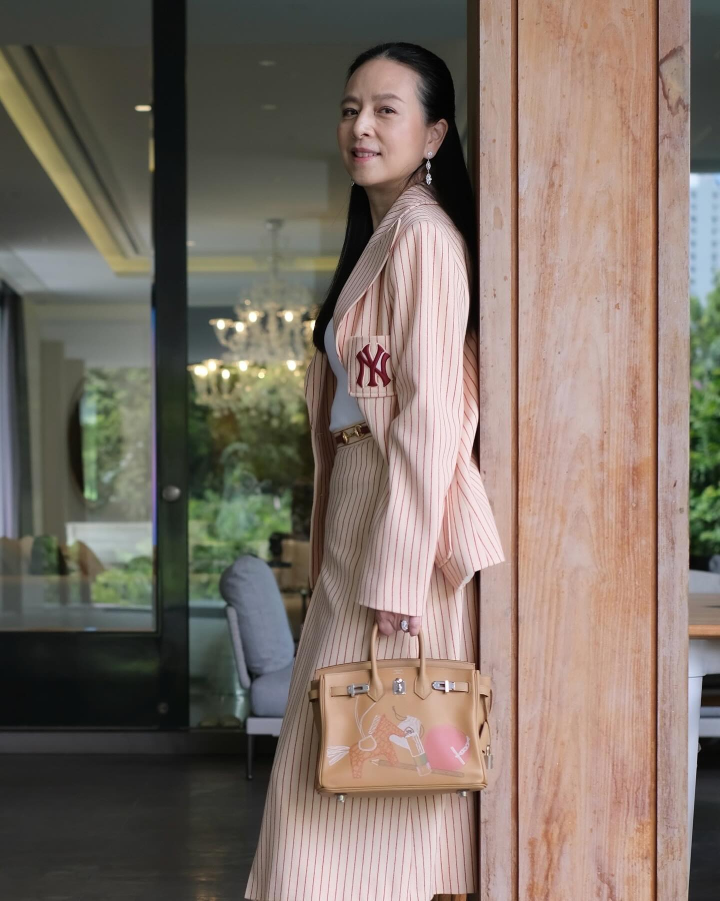 Trượt cup rồi, nữ tỷ ph&uacute; b&oacute;ng đ&aacute; lại về b&aacute;n Herm&egrave;s cho cả Th&aacute;i Lan th&ocirc;i!- Ảnh 7.