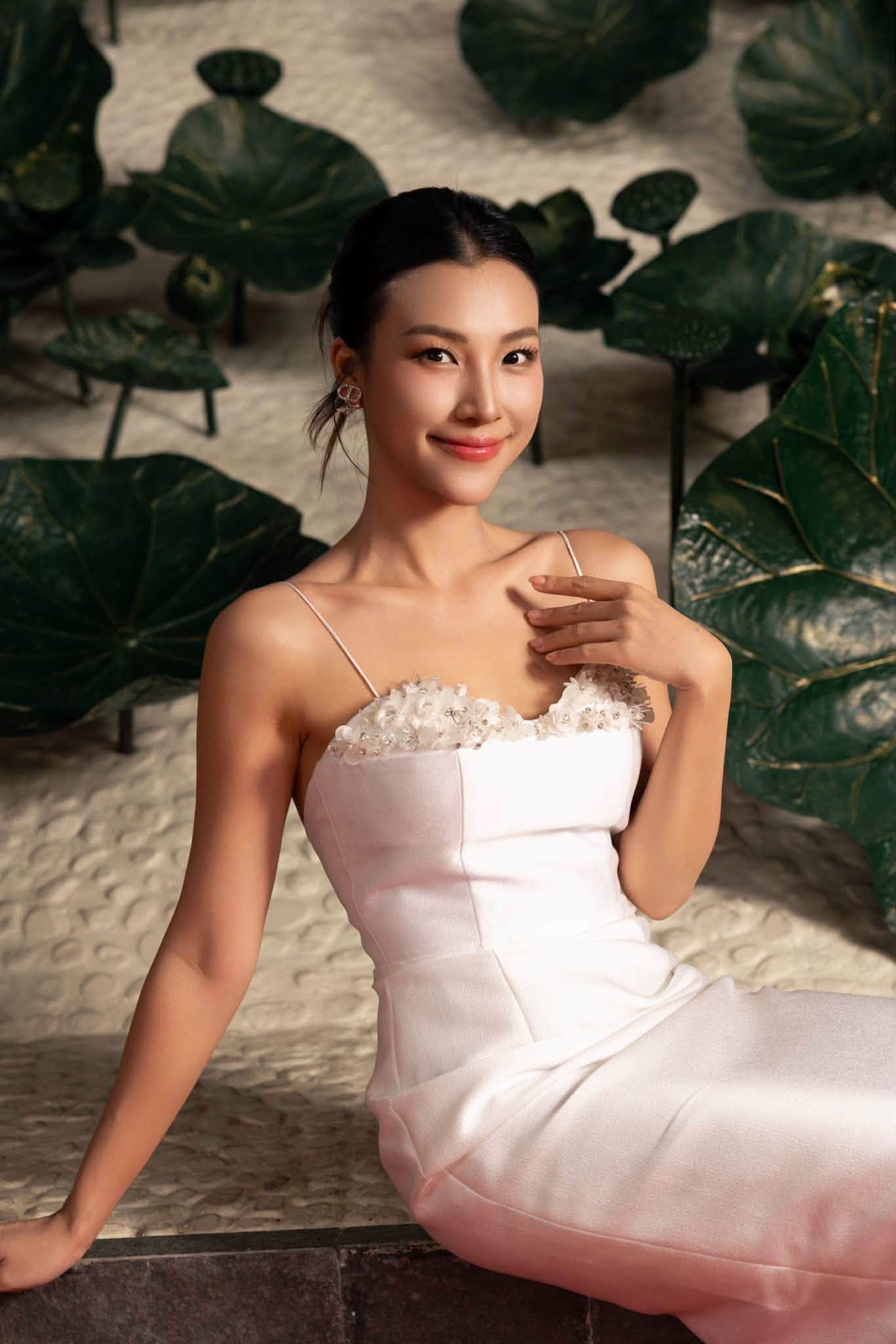 MC Ho&agrave;ng Oanh v&agrave; L&ecirc; Giang Patrik h&ocirc;n nhau ăn mừng Việt Nam v&ocirc; địch!- Ảnh 3.