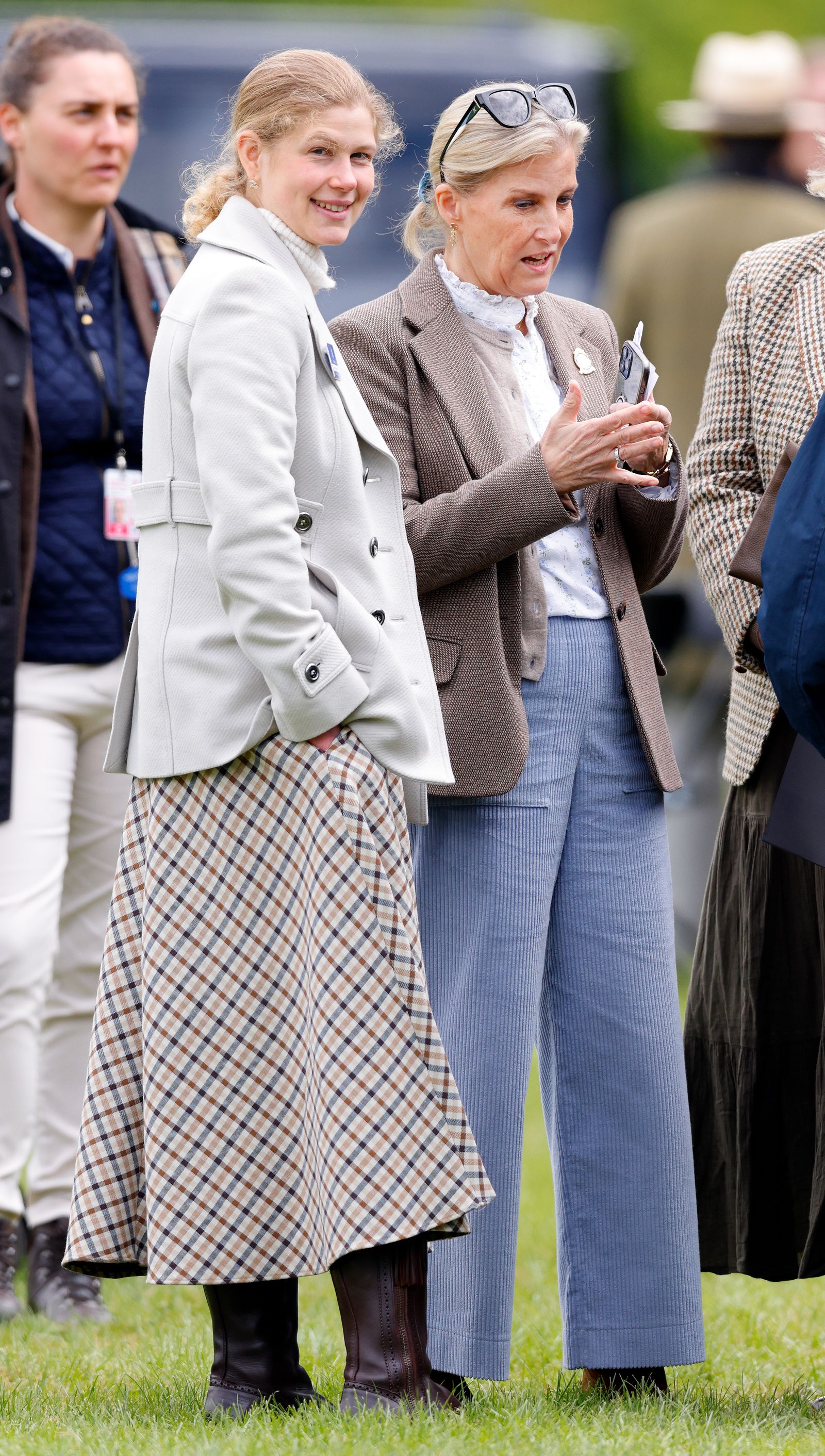 Lady Louise Windsor cô gái 22 tuổi kín tiếng nhất Hoàng gia Anh hiện nay - Ảnh 3.