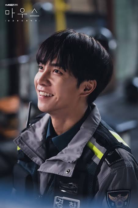 Bộ phim được cả MXH gọi t&ecirc;n sau vụ ph&aacute;t hiện 4 thi thể người mất t&iacute;ch ở Jeju: Sự tr&ugrave;ng khớp g&acirc;y r&ugrave;ng m&igrave;nh- Ảnh 3.