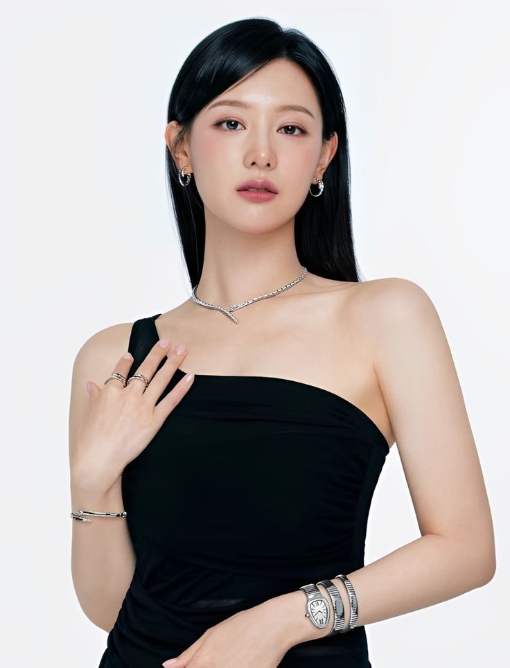 Đoạn video gi&uacute;p 1 ngọc nữ đổi đời, nay l&agrave; mỹ nh&acirc;n được đề cử đẹp nhất thế giới - Ảnh 4.