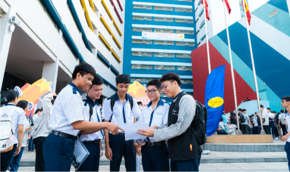 Những ch&iacute;nh s&aacute;ch t&agrave;i ch&iacute;nh th&iacute; sinh n&ecirc;n biết khi chọn đại học - Ảnh 1.