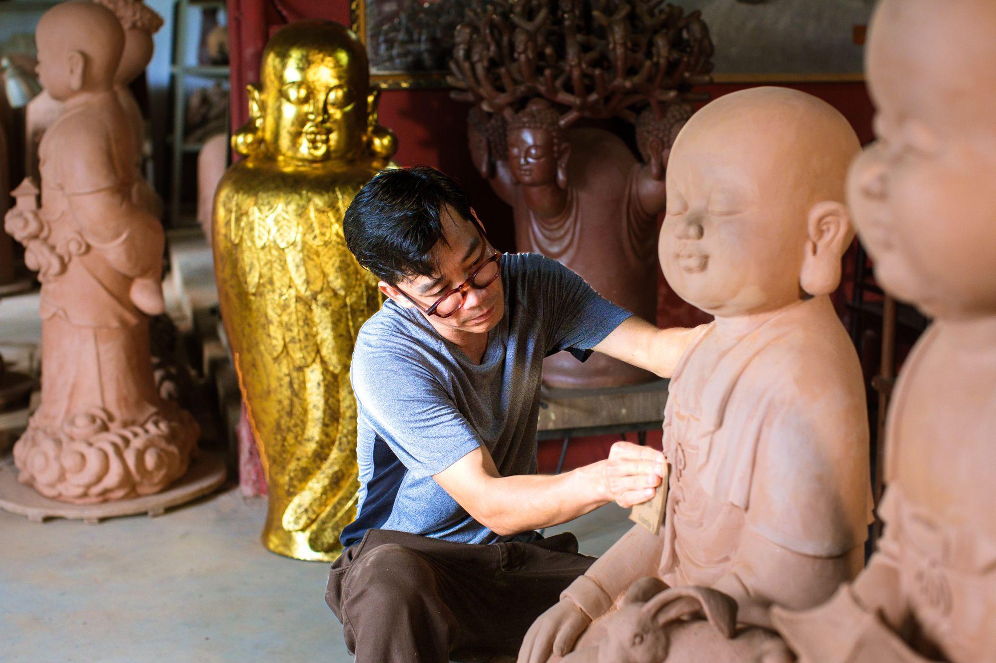 “Đã mắt” ngắm các kiệt tác trong triển lãm gốm tâm linh có quy mô lớn nhất Việt Nam tại núi Bà Đen - Ảnh 4.