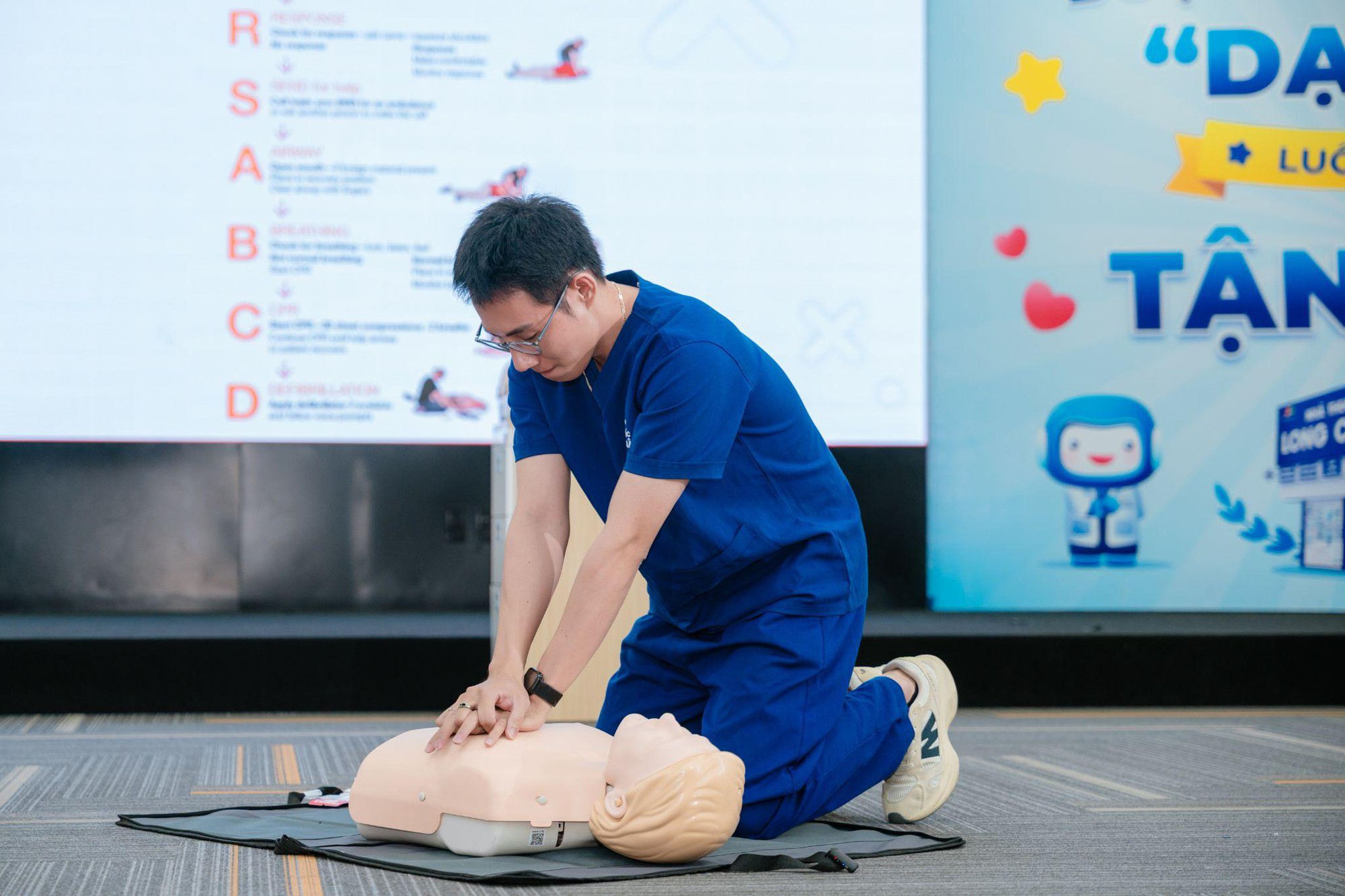 Hệ thống nh&agrave; thuốc v&agrave; trung t&acirc;m ti&ecirc;m chủng g&oacute;p sức &ldquo;giải b&agrave;i to&aacute;n&rdquo; dự ph&ograve;ng, quản l&yacute; đột quỵ tại cộng đồng - Ảnh 5.