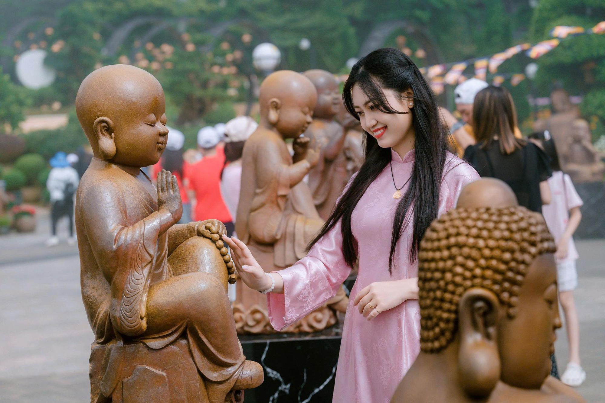 “Đã mắt” ngắm các kiệt tác trong triển lãm gốm tâm linh có quy mô lớn nhất Việt Nam tại núi Bà Đen - Ảnh 6.