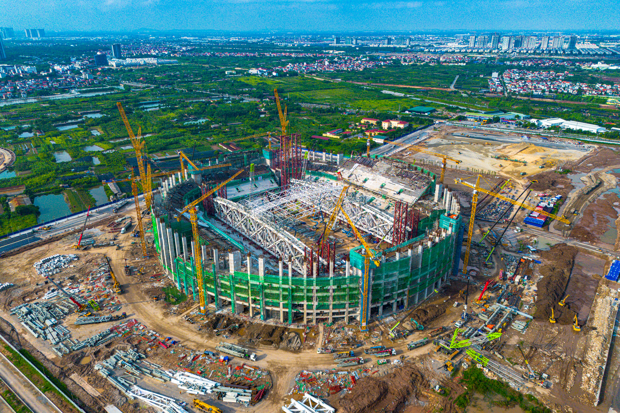 Chủ tịch FIFA bất ngờ trước s&acirc;n vận động 60.000 chỗ đang được Vingroup x&acirc;y dựng tại Hưng Y&ecirc;n- Ảnh 1.