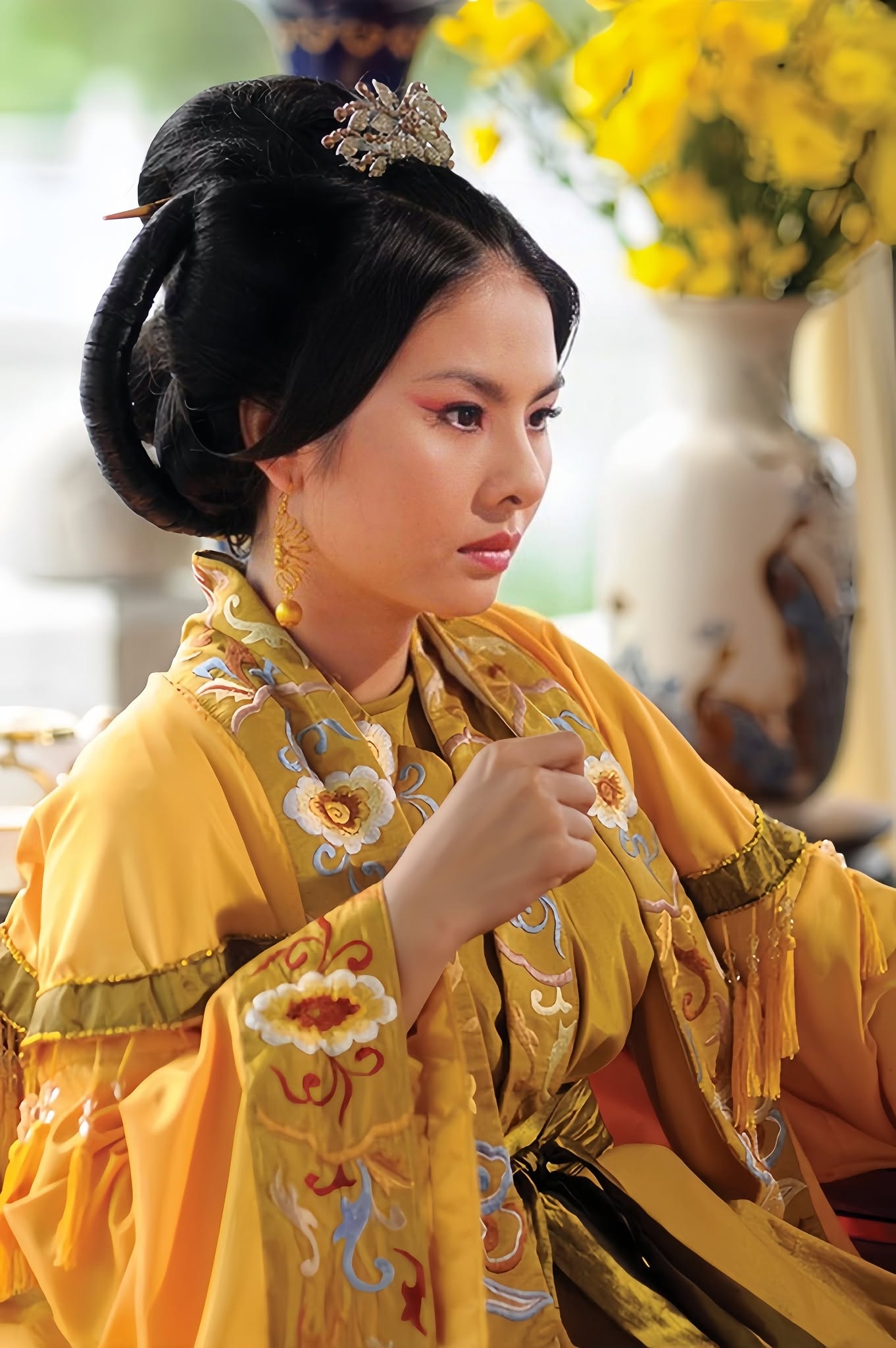 Việt Nam c&oacute; 1 bộ phim lỗ h&agrave;ng chục tỷ nhưng ai cũng khen hay, 20 năm vẫn l&agrave; chuẩn mực cổ trang- Ảnh 4.