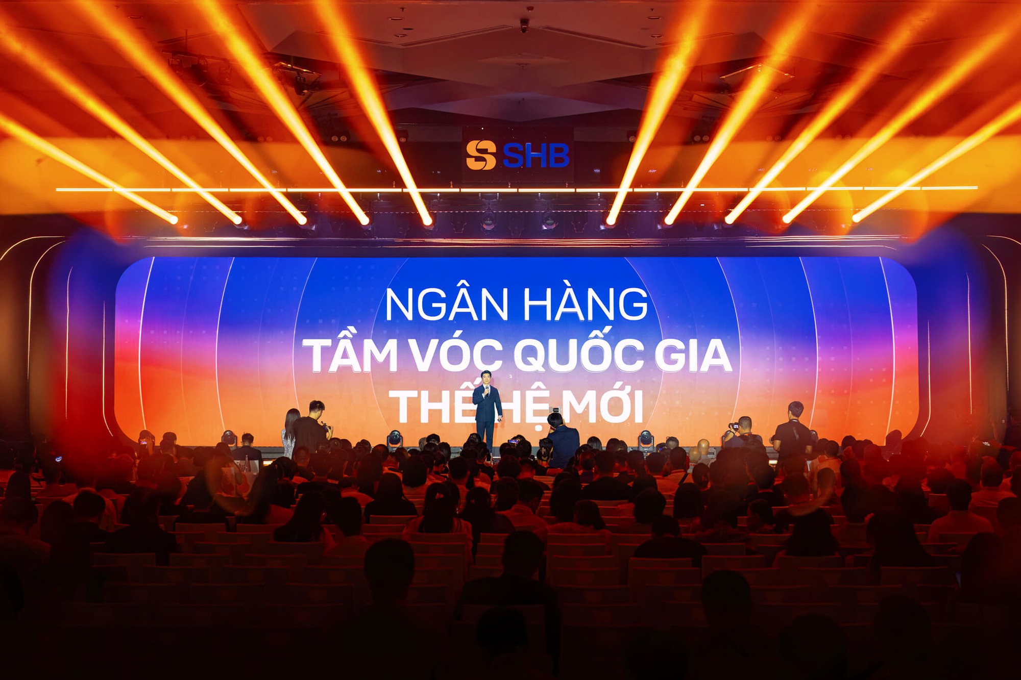 Từ &ldquo;Hạnh ph&uacute;c l&agrave; người Việt Nam&rdquo; đến &ldquo;Tổ Quốc Trong Tim&rdquo;: C&aacute;ch SHB lan tỏa t&igrave;nh y&ecirc;u nước v&agrave; niềm tự h&agrave;o d&acirc;n tộc - Ảnh 11.