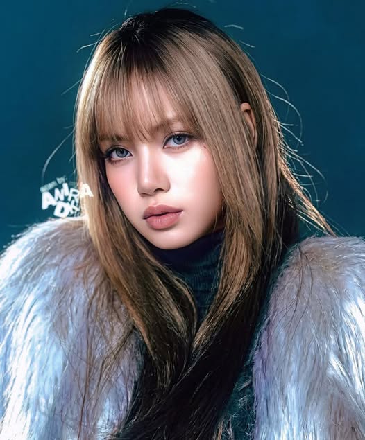 Lisa (BLACKPINK) đang đắm ch&igrave;m trong mối t&igrave;nh ngọt ng&agrave;o với "hồng h&agrave;i nhi" Blue Pongtiwat k&eacute;m 3 tuổi- Ảnh 7.