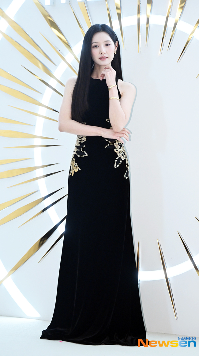 Đ&acirc;y mới l&agrave; Kim Ji Won m&agrave; bao người m&ecirc; đắm!- Ảnh 2.