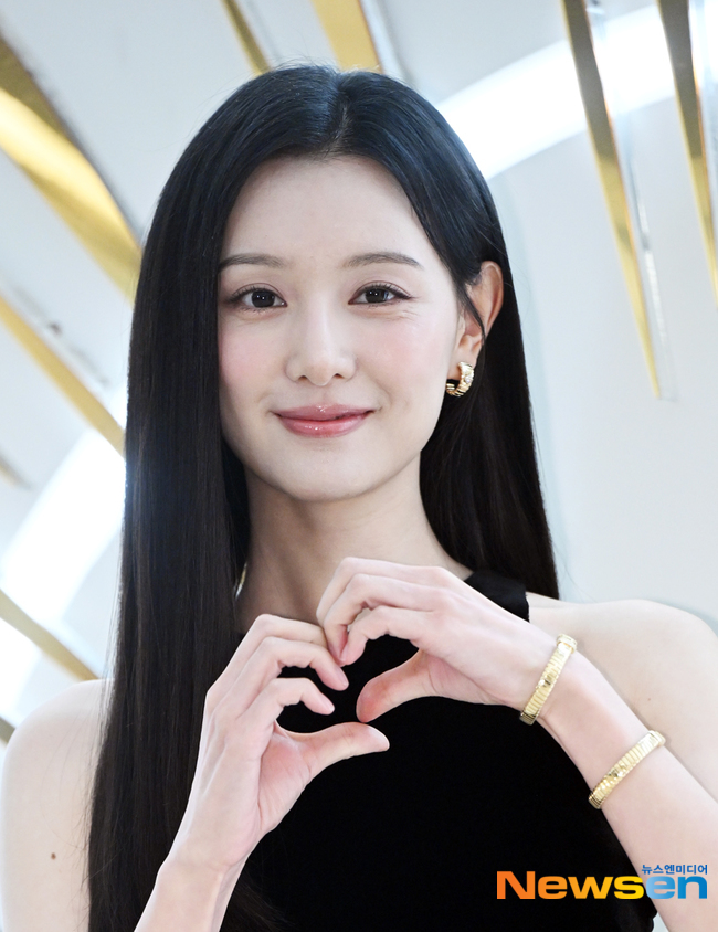Đ&acirc;y mới l&agrave; Kim Ji Won m&agrave; bao người m&ecirc; đắm!- Ảnh 12.