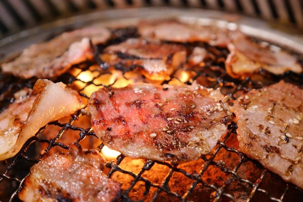 Nam quản l&yacute; 45 tuổi bị suy thận v&igrave; ng&agrave;y n&agrave;o cũng ăn thịt đỏ, b&aacute;c sĩ cảnh b&aacute;o 5 sai lầm khi ăn thịt đỏ cực kỳ hại thận - Ảnh 2.