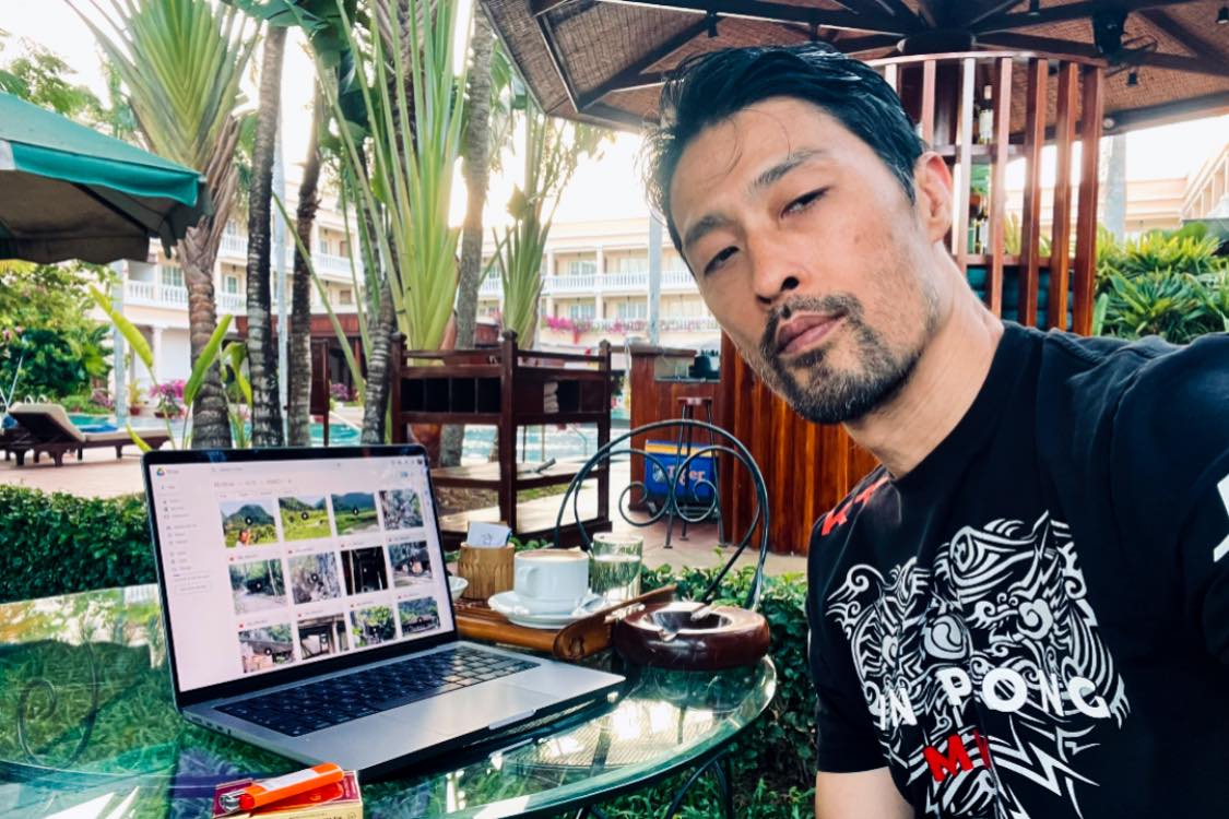 Căn nh&agrave; l&aacute; của Johnny Tr&iacute; Nguyễn- Ảnh 9.