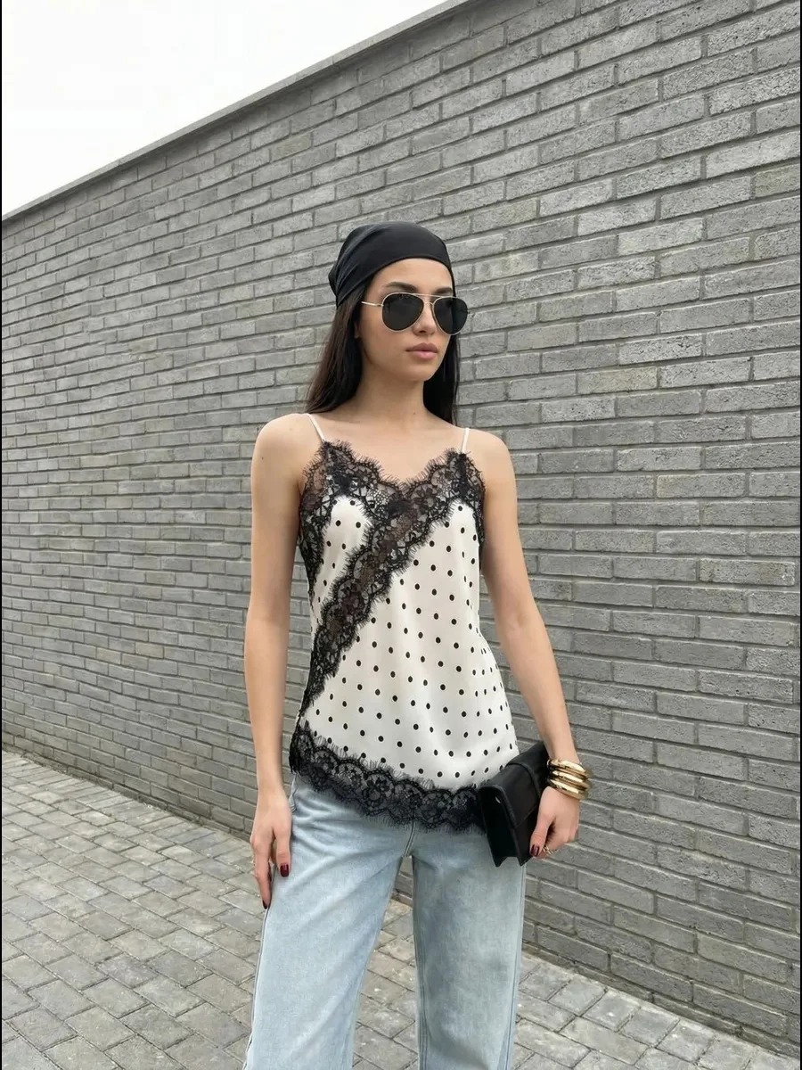 V&aacute;y chấm bi bước v&agrave;o thời kỳ "phục hưng": Th&ecirc;m một ch&uacute;t ren l&agrave; đủ n&acirc;ng tầm vẻ nữ t&iacute;nh- Ảnh 8.