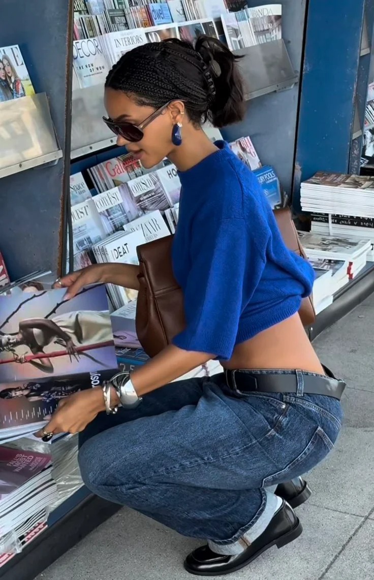 Quần jeans ống rộng l&agrave; m&oacute;n đồ đ&aacute;ng đầu tư nhất m&ugrave;a h&egrave;: Che ch&acirc;n, t&ocirc;n d&aacute;ng v&agrave; phối g&igrave; cũng đẹp - Ảnh 9.