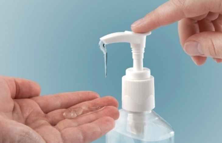 Cục Quản l&yacute; Dược thu hồi 2 l&ocirc; dung dịch vệ sinh phụ nữ Rolux AF v&igrave; được x&aacute;c định l&agrave; h&agrave;ng giả- Ảnh 1.