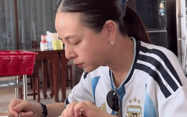 Madam Pang g&acirc;y ch&uacute; &yacute; khi đăng b&agrave;i mới, người h&acirc;m mộ Việt Nam tr&agrave;n v&agrave;o b&igrave;nh luận - Ảnh 5.