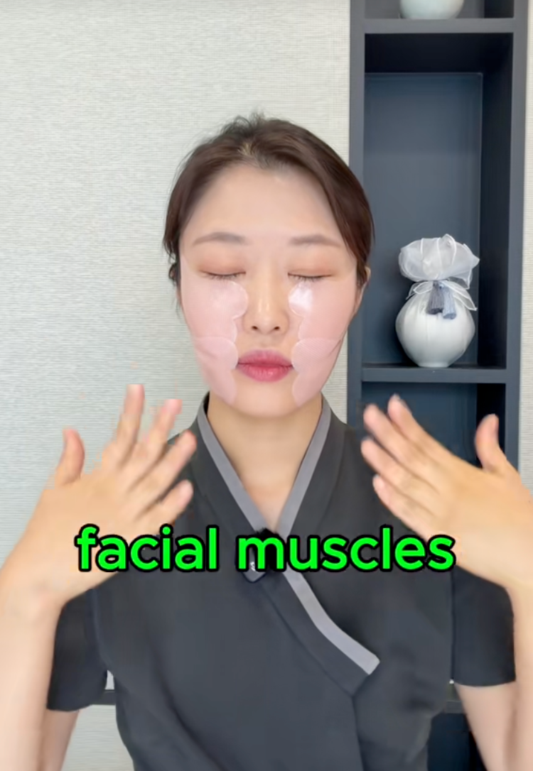Ph&aacute;i đẹp H&agrave;n thi nhau review một loại mặt nạ bổ sung collagen gi&uacute;p cải thiện nếp nhăn, chị em ngo&agrave;i 35 tuổi đừng bỏ qua- Ảnh 11.