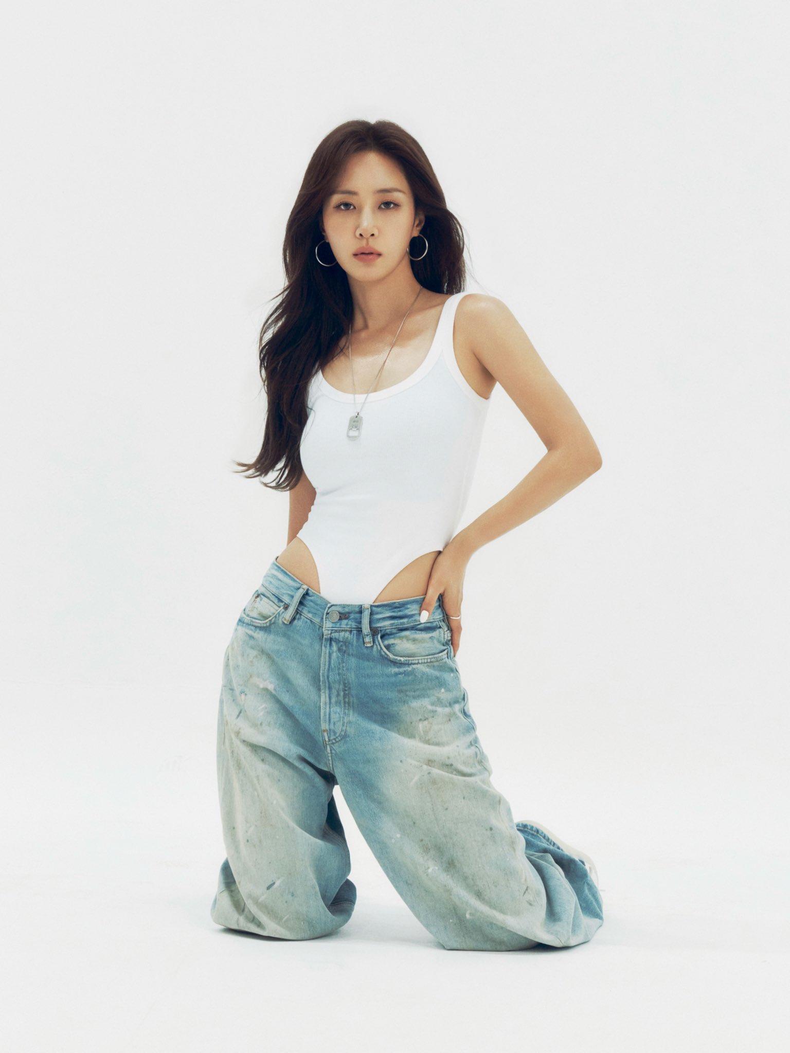 Diện mạo g&acirc;y sốc của "ngọc trai đen" mỹ miều h&agrave;ng đầu showbiz, kh&ocirc;ng biết gi&agrave; đi l&agrave; g&igrave;- Ảnh 3.
