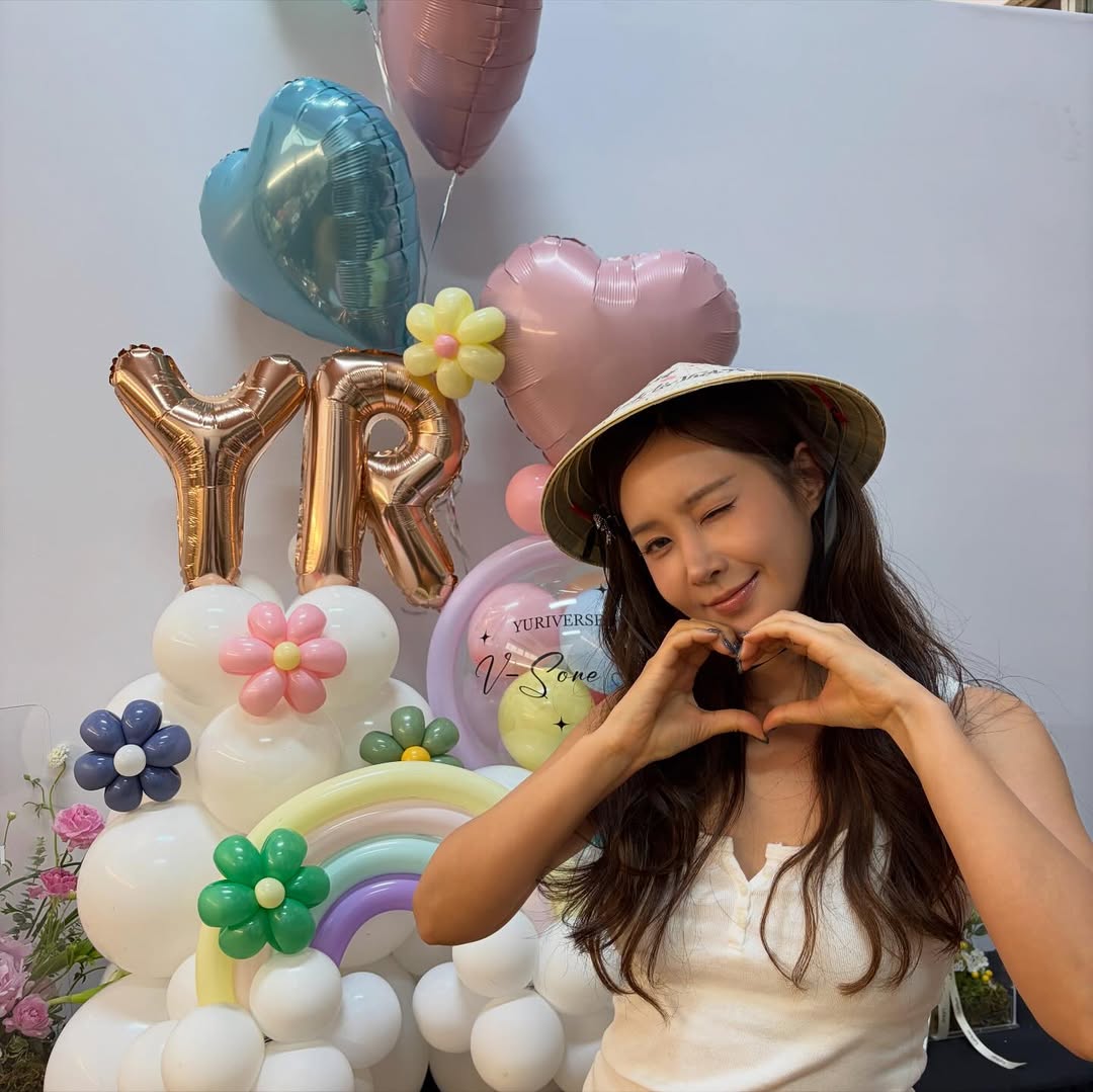 Diện mạo g&acirc;y sốc của "ngọc trai đen" mỹ miều h&agrave;ng đầu showbiz, kh&ocirc;ng biết gi&agrave; đi l&agrave; g&igrave;- Ảnh 7.